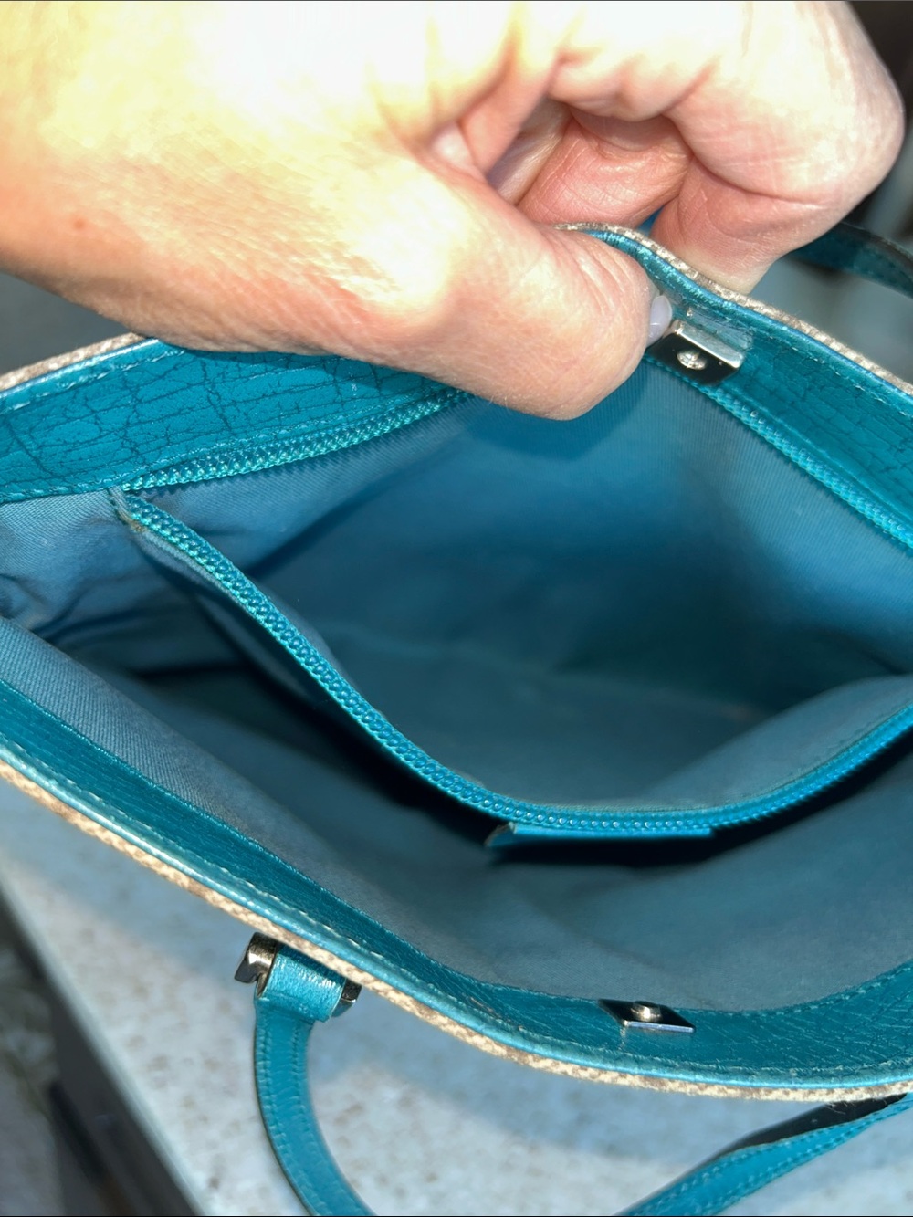 Gucci Beige GG Canvas Tote with Teal Trim - Picture 13 of 16